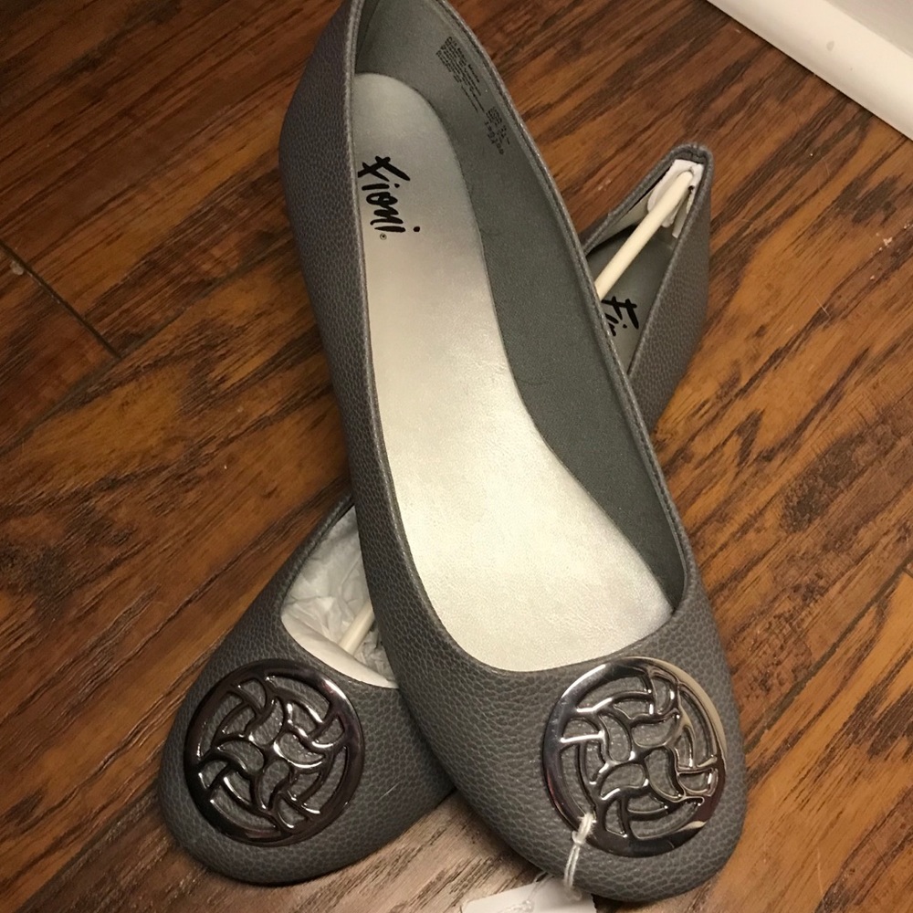 Fioni | Faux Leather Grey Flats